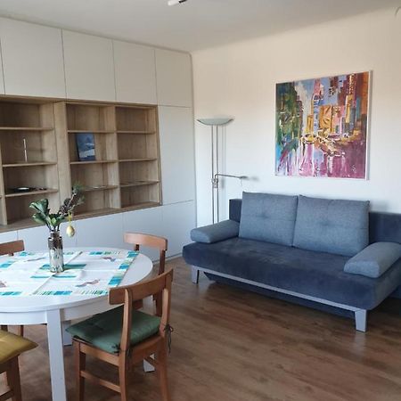 Apartment Stockerau Buitenkant foto