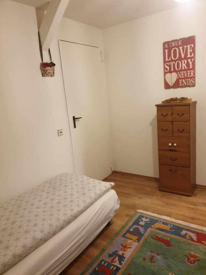 Apartment Stockerau Buitenkant foto