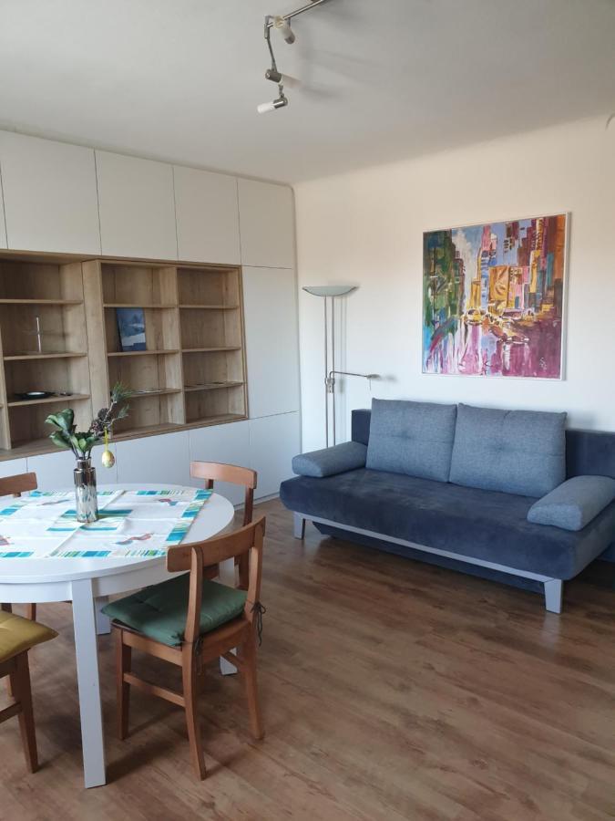 Apartment Stockerau Buitenkant foto