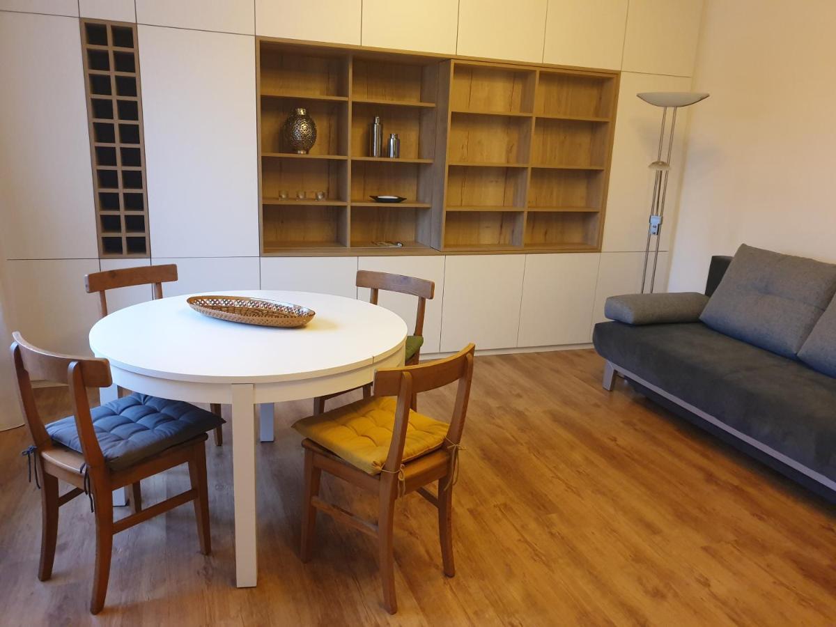 Apartment Stockerau Buitenkant foto